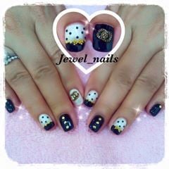 Jewel Nails & Beauty